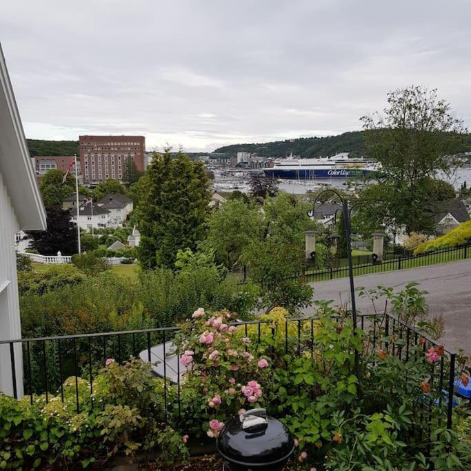Lys Og Lettstelt Leilighet Med Utsikt Over Byen Apartment Санефьор Екстериор снимка